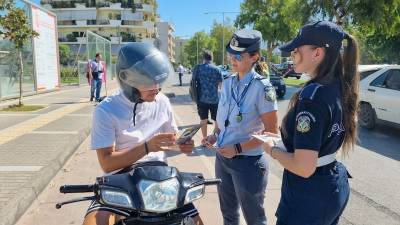 "Μηδενική Ανοχή στη μη χρήση κράνους”: Ενημερωτική δράση από την Τροχαία Καλαμάτας (βίντεο-φωτογραφίες)