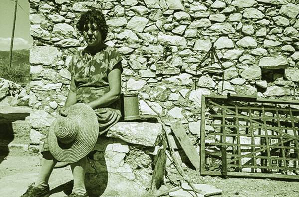 "Μάνη από πέτρα και χρόνο" στην Πινακοθήκη Πειραιά