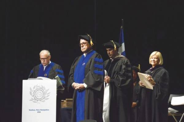 Ο Σταύρος Μπένος επίτιμος διδάκτορας στο Hellenic American University