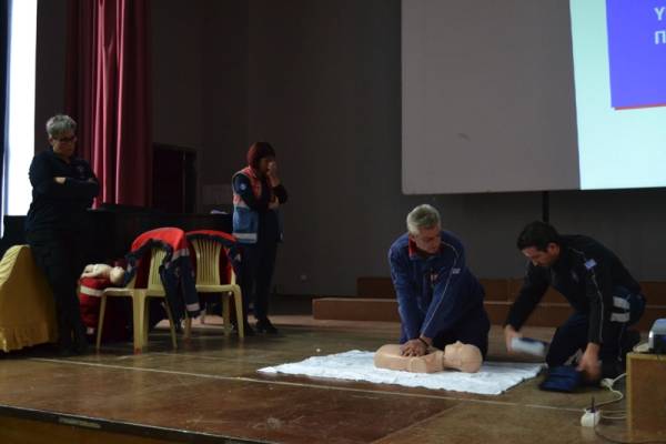 Εκπαίδευση στις πρώτες βοήθειες από το ΕΚΑΒ: Η Βασιλική Δημητροπούλου μιλάει για τη σημασία γνώσης ΚΑΡΠΑ