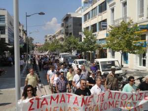 Πορεία του Εργατικού Κέντρου και της ΑΔΕΔΥ στην Καλαμάτα (φωτογραφίες και βίντεο)