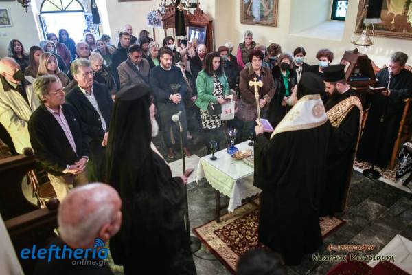 Το μυστήριο του Ευχελαίου στη Μονή Βελανιδιάς (φωτογραφίες)