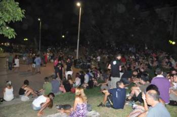 Δεκάδες άτομα όλων των ηλικιών στην πρώτη μέρα του 7ου Φεστιβάλ Δρόμου Καλαμάτας