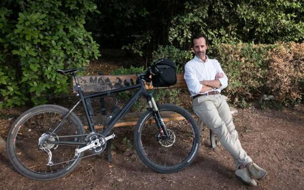 Ποιος θέλει να φωτογραφίσει τον Τσίπρα στη Γιάλοβα;