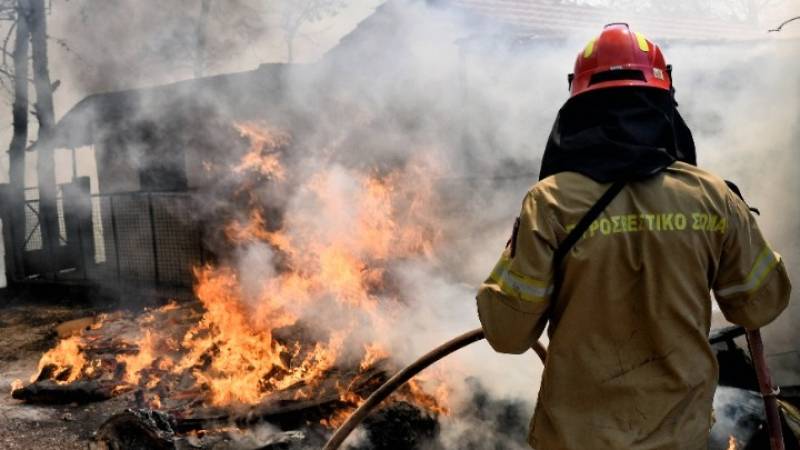 Πυρκαγιά σε δασική έκταση στον Άγιο Στέφανο Αττικής
