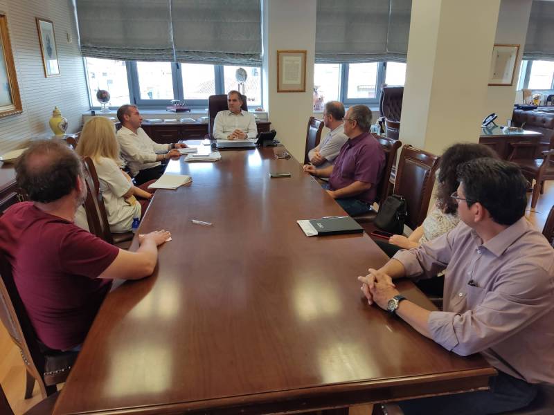 Συνάντηση Βασιλόπουλου με την Ένωση Συλλόγων Γονέων και Κηδεμόνων Καλαμάτας