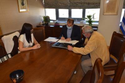 Σύμβαση για ασφάλιση παιδικών χαρών στο Δήμο Καλαμάτας