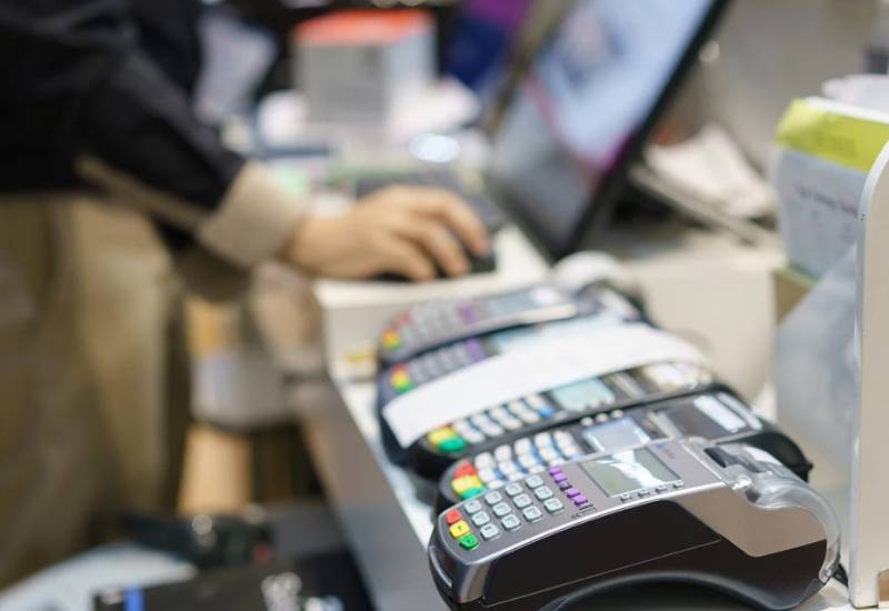 Στο 90% η ένταξη των επιχειρήσεων στο πρόγραμμα σύνδεσης POS με ταμειακές μηχανές