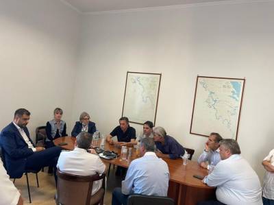 Στην Καλαμάτα κλιμάκιο της ΝΔ με Μαρινάκη - Βούλτεψη για το πολύνεκρο ναυάγιο