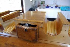 Αποπειράθηκε να κλέψει απ&#039; το παγκάρι, αλλά συνελήφθη