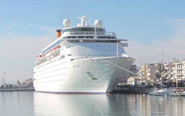 1.054 επισκέπτες χθες στην Καλαμάτα με το &quot;Costa Neoclassica&quot;