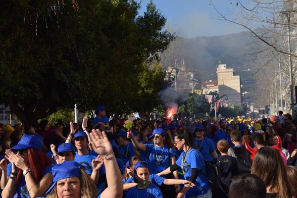 Καλαματιανό Καρναβάλι: 3.500 καρναβαλιστές στους δρόμους της πόλης