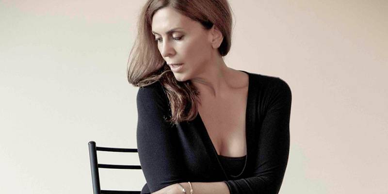 “Η πόρνη από πάνω” έρχεται στην Καλαμάτα