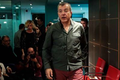 Θεοδωράκης: "Είμαι αντίθετος με τον Τσίπρα, αλλά είναι λογική λύση οι Πρέσπες"