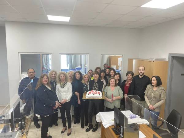 Εκοψαν πίτα οι υπάλληλοι της Οικονομικής Υπηρεσίας Δήμου Τριφυλίας