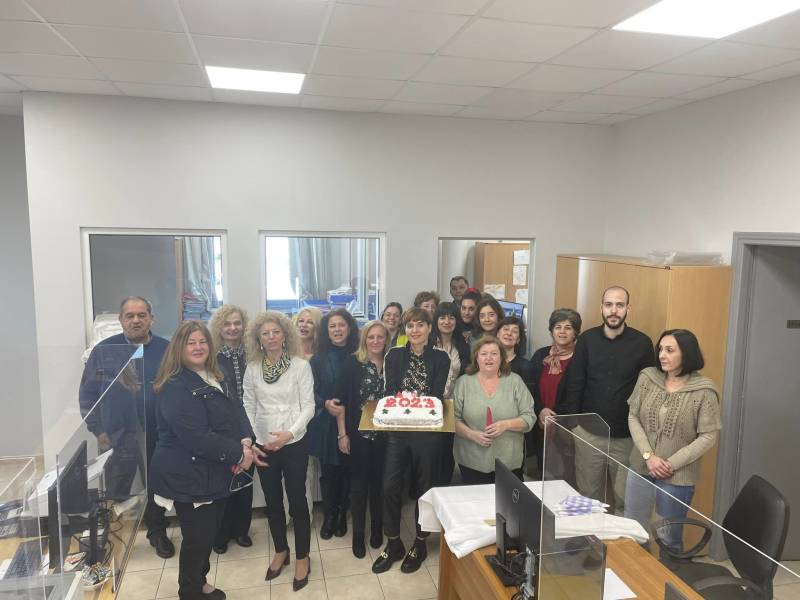 Εκοψαν πίτα οι υπάλληλοι της Οικονομικής Υπηρεσίας Δήμου Τριφυλίας