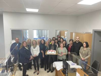 Εκοψαν πίτα οι υπάλληλοι της Οικονομικής Υπηρεσίας Δήμου Τριφυλίας