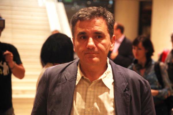 Τσακαλώτος: &quot;Εάν διαλυθεί η ευρωζώνη θα δημιουργηθεί μια επικίνδυνη πολιτική κατάσταση στην Ευρώπη&quot;