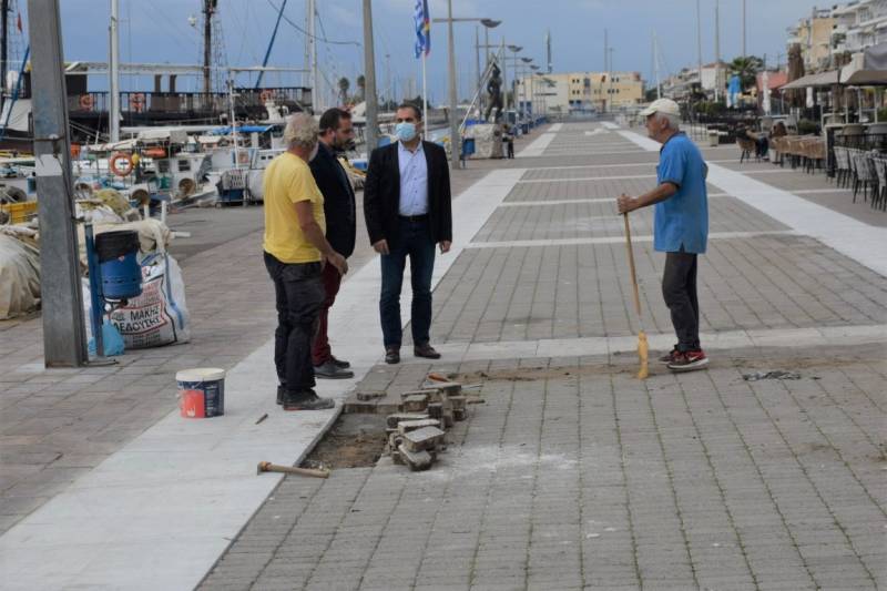 Εργασίες συντήρησης στην προκυμαία του λιμανιού της Καλαμάτας