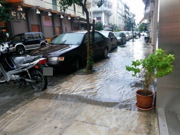 Προβλήματα σε δρόμους της Καλαμάτας από την πρωινή μπόρα (βίντεο)