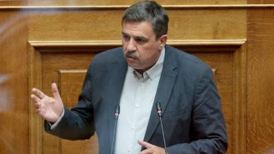 Ξανθός: Η τροπολογία για τους εμβολιασμούς αναιρεί ευθέως το δικαίωμα στην εργασία