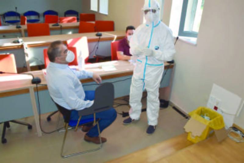 Ελεγχοι για κορονοϊό στο Δημαρχείο Καλαμάτας