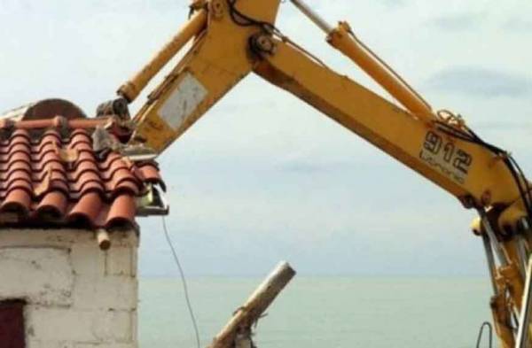Συνεργείο κατεδάφισης αυθαίρετων στην Τριφυλία