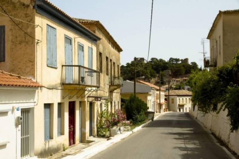 Μειοδότης για την ανάπλαση της Ανω Πόλης Κυπαρισσίας