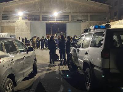 81 μετανάστες μεταφέρθηκαν στις αποθήκες του λιμανιού Καλαμάτας - Συνελήφθησαν 2 Αιγύπτιοι