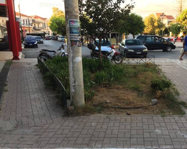 Εικόνες ντροπής στον πεζόδρομο Φιλιατρών καταγγέλλει ο Δριμής