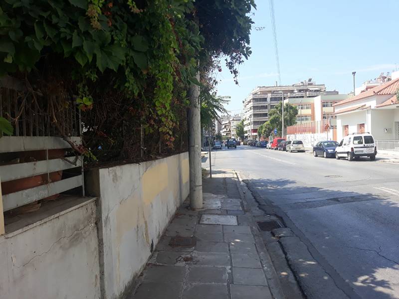 Απελευθερώθηκε το πεζοδρόμιο