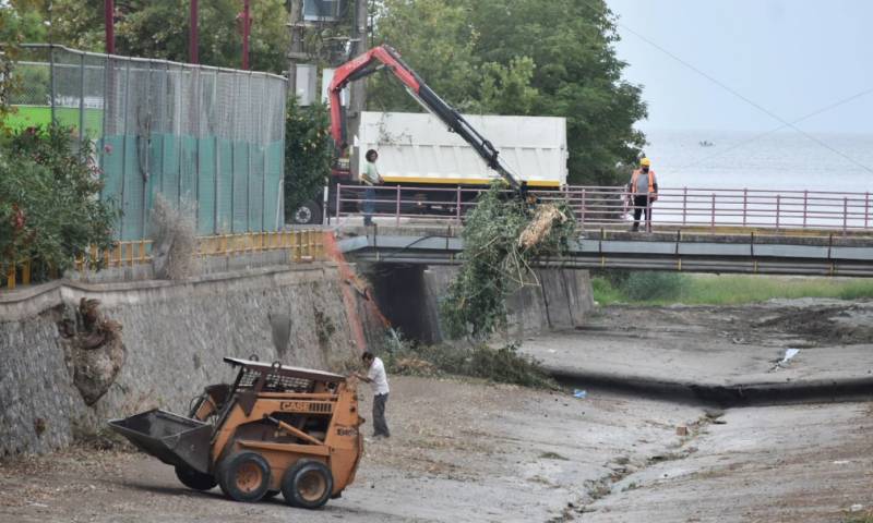 Καθαρισμός ρεμάτων και φρεατίων από τον Δήμο Καλαμάτας