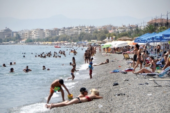 Ικανοποιητική η κίνηση  αλλά μειωμένος ο τζίρος στα κατστήματα της Ανατολικής Παραλίας Καλαμάτας