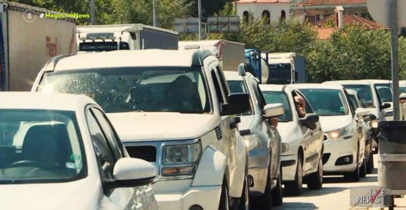 Ελληνες πάνε στη Βουλγαρία για να φουλάρουν τα ρεζερβουάρ τους! (βίντεο)