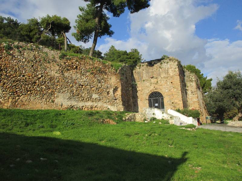 Ξεχάστηκε η είσοδος του Κάστρου της Καλαμάτας