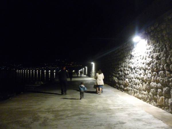 Ξεκίνησαν τις βραδινές βόλτες στο "χιλιόμετρο" οι Καλαματιανοί (βίντεο-φωτογραφίες)