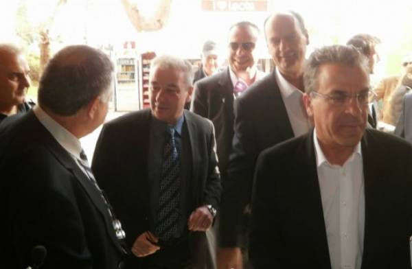 Ντινόπουλος για ΣΥΡΙΖΑ: Θα έπρεπε να έρχονται τουρίστες να τους βλέπουν