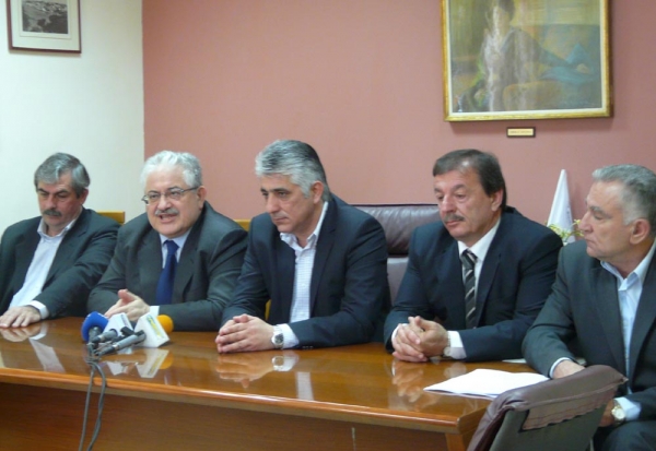 "Εντολή Σαμαρά για λύση στο Κάστρο της Κορώνης", σύμφωνα με δήλωση του Κ. Τζαβάρα