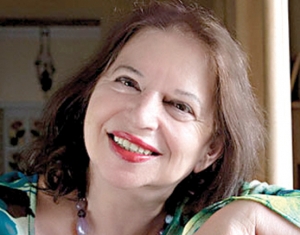 Μετά την πρώτη επιτυχημένη βραδιά: Και σήμερα η Ντόρα Μπακοπούλου στην Καλαμάτα