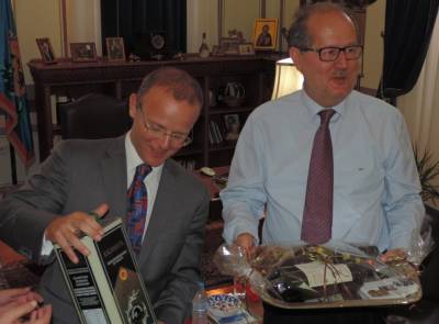 Επισκέπτεται τη Μεσσηνία 30 χρόνια ο Βρετανός πρέσβης