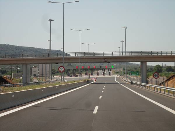 121,5 εκ. ευρώ στο "Μορέα" για τον αυτοκινητόδρομο