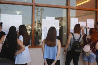 Μεσσήνιοι επιτυχόντες στην "Ε": Χαμόγελα και όνειρα για τη φοιτητική χρονιά (φωτογραφίες)