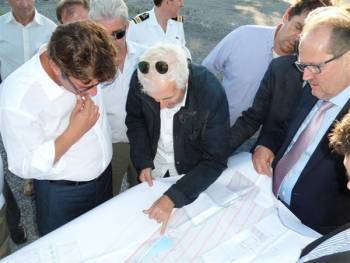 Δεν έχουμε δρόμους και τάζουν αεροδρόμια