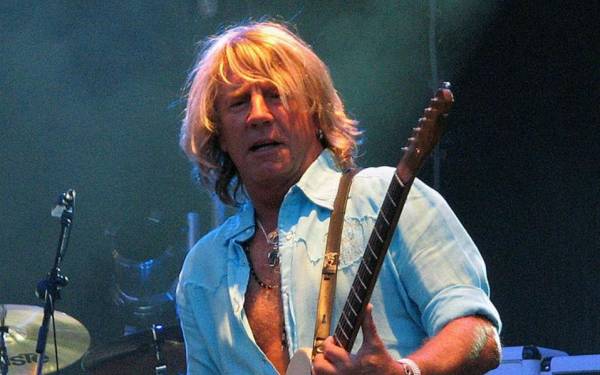 Απεβίωσε ο Ρικ Παρφίτ, κιθαρίστας του συγκροτήματος Status Quo