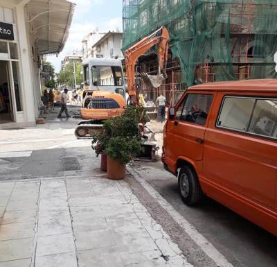 Βολές Κοσμόπουλου για ανάπλαση Κολοκοτρώνη