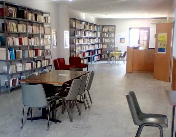 Θεσμοί... δεύτερης κατηγορίας