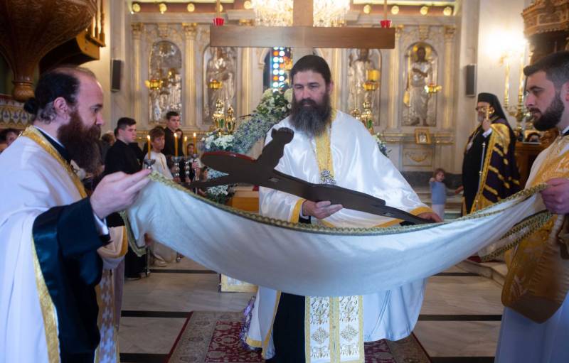 Η Αποκαθήλωση στη Μητρόπολη Μεσσηνίας