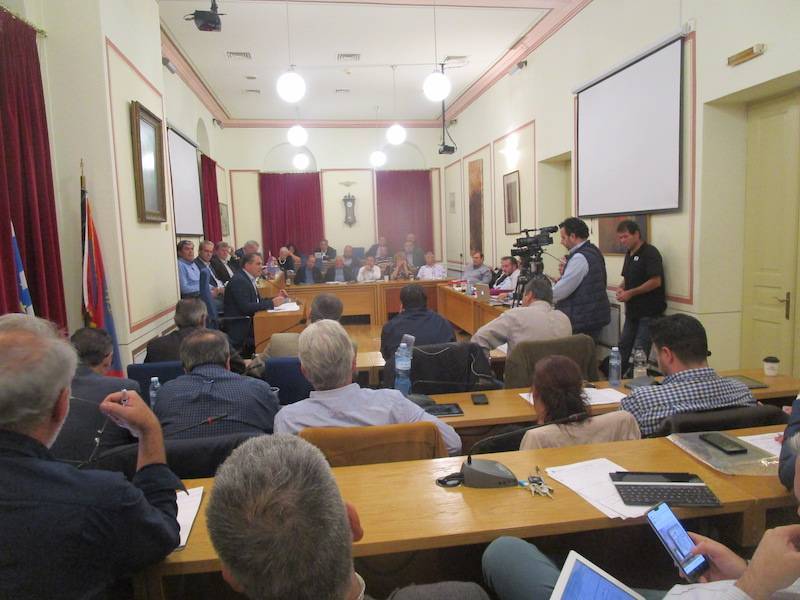 Αποφάσεις εκτός θέματος και λογικής