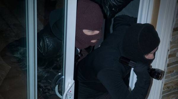 Οι κλέφτες... επέστρεψαν 1.000 ευρώ σε 96χρονο στο Κατσαρού