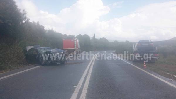 Αυτοκίνητο έπεσε πάνω σε φορτηγό οδικής βοήθειας στο Τσακώνα - Καλό Νερό κοντά στην Κόκλα (βίντεο)